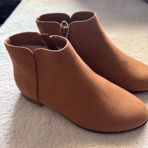 Brand New Cat and Jack Ankle Boots - Picture 2 of 6